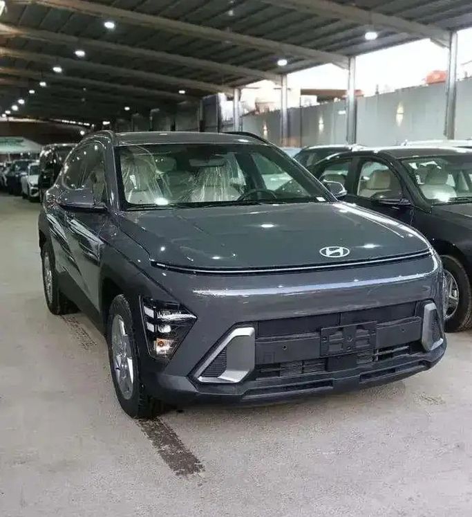 جديدة Hyundai Kona II (SX2), 2.0 l, 2026 في في المملكة العربية السعودية, مكة المكرمة من Rowad Al Eatemad رواد الإعتماد للسيارات، اللون رمادي.  | AUTO.AE | إعلان #271054