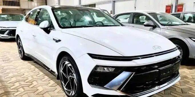 New Hyundai Sonata VIII (DN8) Facelift, 2.5 l, 2026 in Saudi Arabia, Mecca by Rowad Al Eatemad رواد الإعتماد للسيارات, White color.  | AUTO.AE | Listing #270884