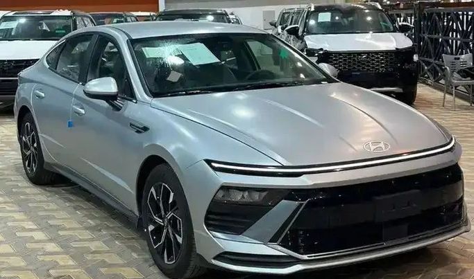 New Hyundai Sonata VIII (DN8) Facelift, 2.5 l, 2026 in Saudi Arabia, Mecca by Rowad Al Eatemad رواد الإعتماد للسيارات, Silver color.  | AUTO.AE | Listing #270904