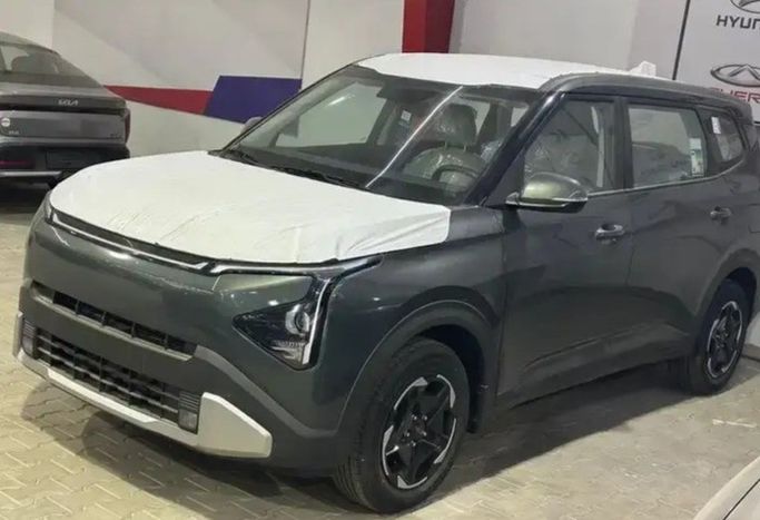 جديدة Kia Carens IV (كنتاكي), 1.5 l, 2026 في في المملكة العربية السعودية, مكة المكرمة من Al Saihani Cars معرض السيحاني للسيارات، اللون رمادي. مواصفات الخليج | AUTO.AE | إعلان #271589