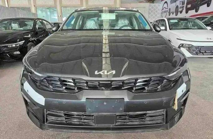 Новый Kia K5 III Рестайлинг, 2.5 л, 2025 в Саудовская Аравия, Мекка от Rowad Al Eatemad رواد الإعتماد للسيارات Черный цвет.  | AUTO.AE | Объявление #271050