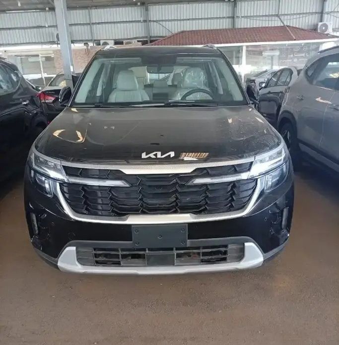 جديدة Kia Seltos أنا فيس ليفت, 1.5 l, 2026 في في المملكة العربية السعودية, مكة المكرمة من Rowad Al Eatemad رواد الإعتماد للسيارات، اللون أسود.  | AUTO.AE | إعلان #270764