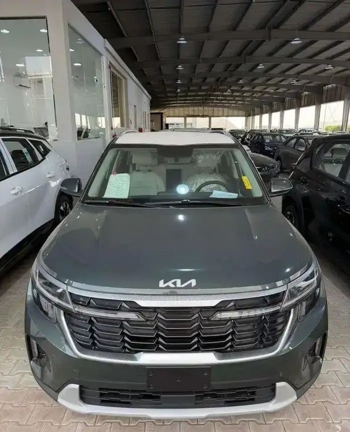 New Kia Seltos I Facelift, 1.5 l, 2026 in Saudi Arabia, Mecca by Rowad Al Eatemad رواد الإعتماد للسيارات, Grey color.  | AUTO.AE | Listing #270871