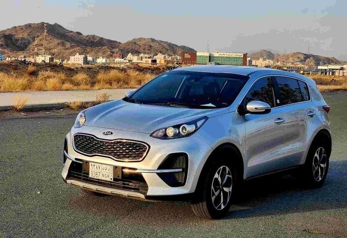 Подержанный Kia Sportage IV Рестайлинг, 2.0 л, 2021 в Саудовская Аравия, Мекка от Al Awael Cars معرض الأوائل المميز للسيارات Серебристый цвет.  | AUTO.AE | Объявление #271448