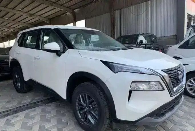 New Nissan X-Trail IV (T33), 2.5 l, 2025 in Saudi Arabia, Mecca by Rowad Al Eatemad رواد الإعتماد للسيارات, White color.  | AUTO.AE | Listing #270880