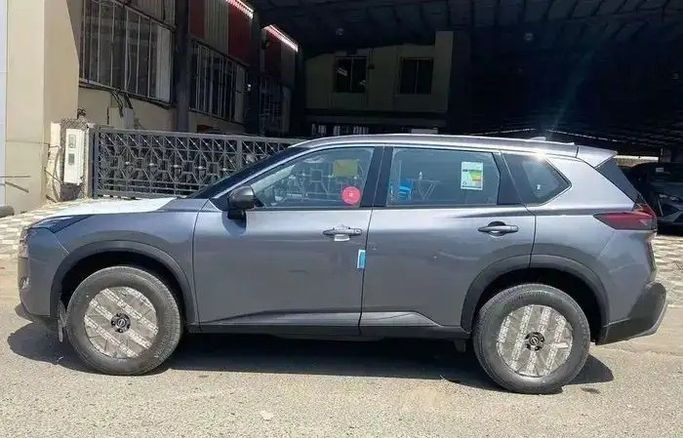 New Nissan X-Trail IV (T33), 2.5 l, 2025 in Saudi Arabia, Mecca by Rowad Al Eatemad رواد الإعتماد للسيارات, Grey color.  | AUTO.AE | Listing #270882