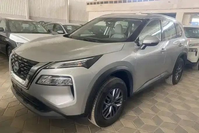 New Nissan X-Trail IV (T33), 2.5 l, 2025 in Saudi Arabia, Mecca by Rowad Al Eatemad رواد الإعتماد للسيارات, Silver color.  | AUTO.AE | Listing #271036
