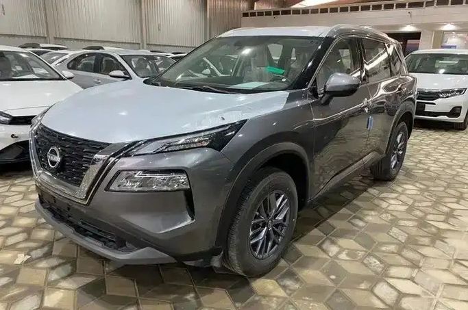 جديدة Nissan X-Trail رابعاً, 2.5 l, 2025 في في المملكة العربية السعودية, مكة المكرمة من Rowad Al Eatemad رواد الإعتماد للسيارات، اللون رمادي.  | AUTO.AE | إعلان #271037
