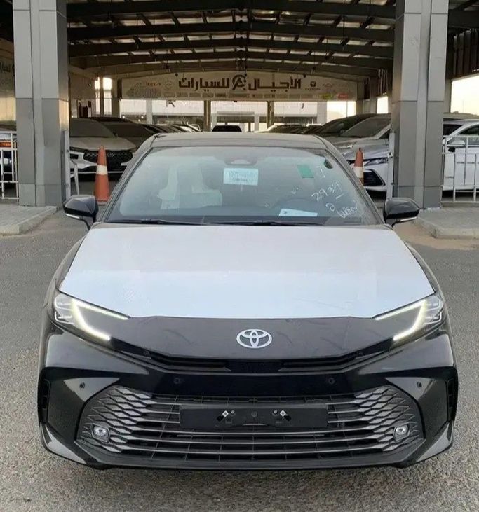 Новый Toyota Camry IX (XV80), 2.5 л, 2026 в Саудовская Аравия, Мекка от Alajyal Cars الأجيال للسيارات Черный цвет.  | AUTO.AE | Объявление #270573
