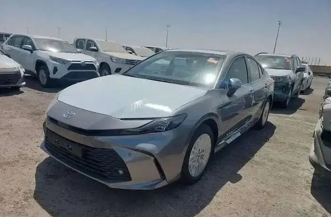 جديدة Toyota Camry التاسع (XV80), 2.5 l, 2026 في في المملكة العربية السعودية, مكة المكرمة من Rowad Al Eatemad رواد الإعتماد للسيارات، اللون رمادي.  | AUTO.AE | إعلان #270892
