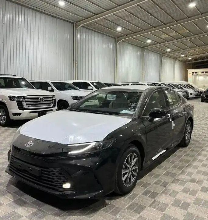 جديدة Toyota Camry التاسع (XV80), 2.5 l, 2026 في في المملكة العربية السعودية, مكة المكرمة من Rowad Al Eatemad رواد الإعتماد للسيارات، اللون أسود.  | AUTO.AE | إعلان #270972