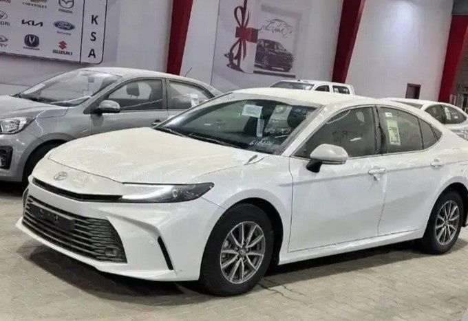 جديدة Toyota Camry التاسع (XV80), 2.5 l, 2026 في في المملكة العربية السعودية, مكة المكرمة من Al Saihani Cars معرض السيحاني للسيارات، اللون أبيض. مواصفات الخليج | AUTO.AE | إعلان #271520