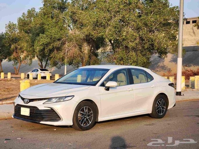 مستعملة Toyota Camry عملية فيس ليفت VIII (XV70), 2.5 l, 2023 في في المملكة العربية السعودية, مكة المكرمة من Al Awael Cars معرض الأوائل المميز للسيارات، اللون أبيض.  | AUTO.AE | إعلان #271876