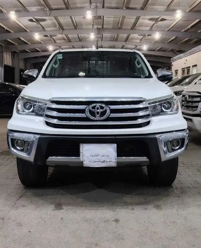 Used Toyota Hilux VIII, 2.8 l, 2020 in Saudi Arabia, Mecca by Abu Wafi Cars معرض الطليعة ابو وافي للسيارات, White color.  | AUTO.AE | Listing #270657