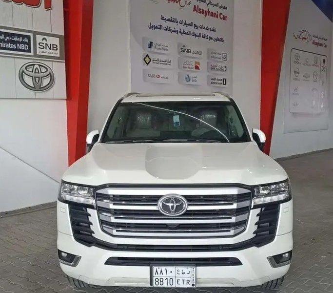 مستعملة Toyota Land Cruiser Twin Turbo السلسلة 300, 3.5 l, 2024 في في المملكة العربية السعودية, مكة المكرمة من Al Saihani Cars معرض السيحاني للسيارات، اللون أبيض. مواصفات الخليج | AUTO.AE | إعلان #271504
