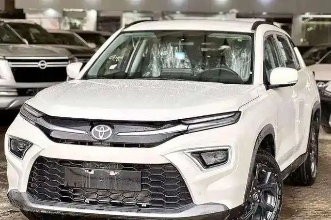 Новый Toyota Urban Cruiser III, 1.5 л, 2026 в Саудовская Аравия, Мекка от Rowad Al Eatemad رواد الإعتماد للسيارات Белый цвет.  | AUTO.AE | Объявление #270803