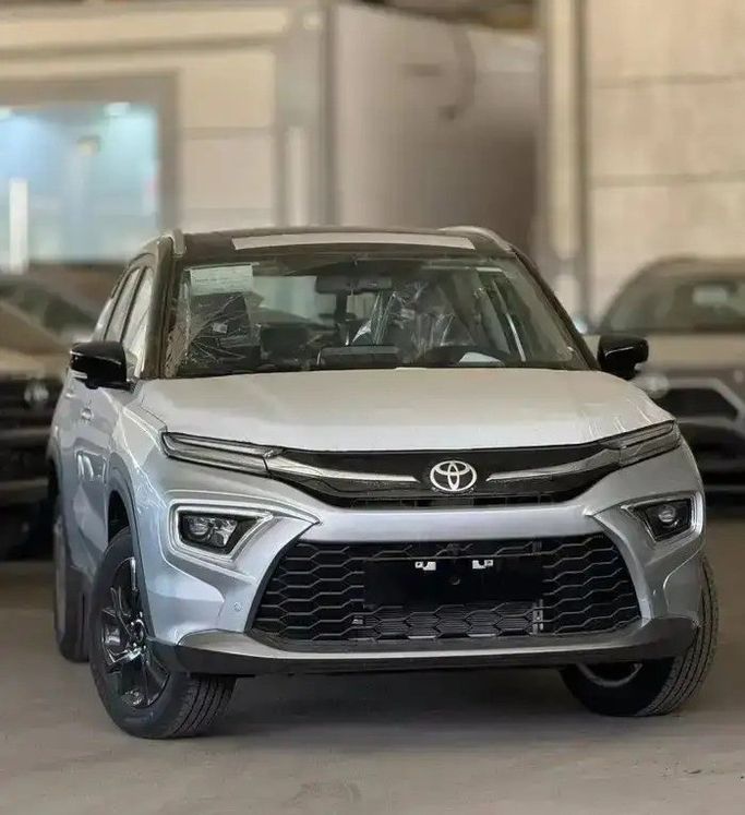 Новый Toyota Urban Cruiser III, 1.5 л, 2026 в Саудовская Аравия, Мекка от Rowad Al Eatemad رواد الإعتماد للسيارات Серебристый цвет.  | AUTO.AE | Объявление #270901
