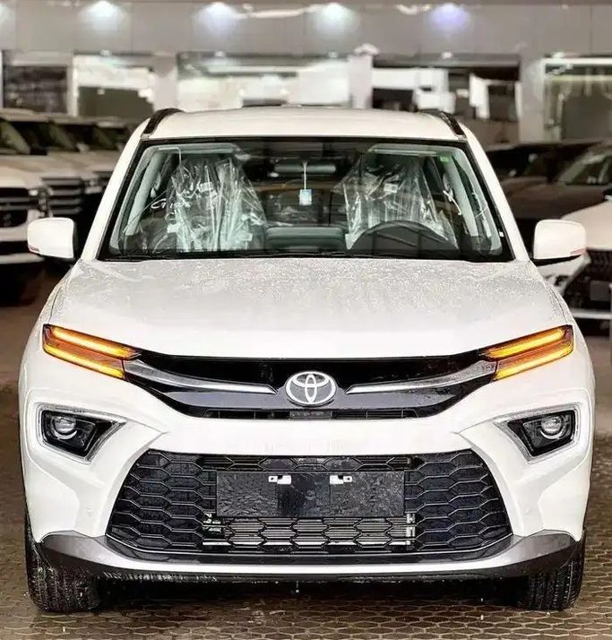 Новый Toyota Urban Cruiser III, 1.5 л, 2026 в Саудовская Аравия, Мекка от Rowad Al Eatemad رواد الإعتماد للسيارات Белый цвет.  | AUTO.AE | Объявление #271014