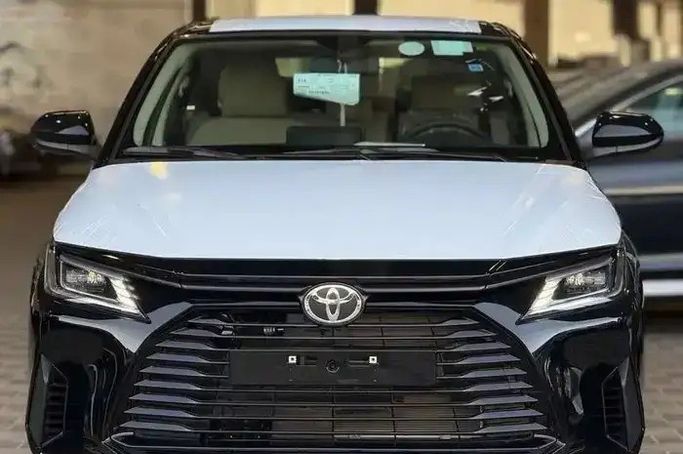 جديدة Toyota Yaris IV (AC100), 1.3 l, 2026 في في المملكة العربية السعودية, مكة المكرمة من Rowad Al Eatemad رواد الإعتماد للسيارات، اللون أسود.  | AUTO.AE | إعلان #270893