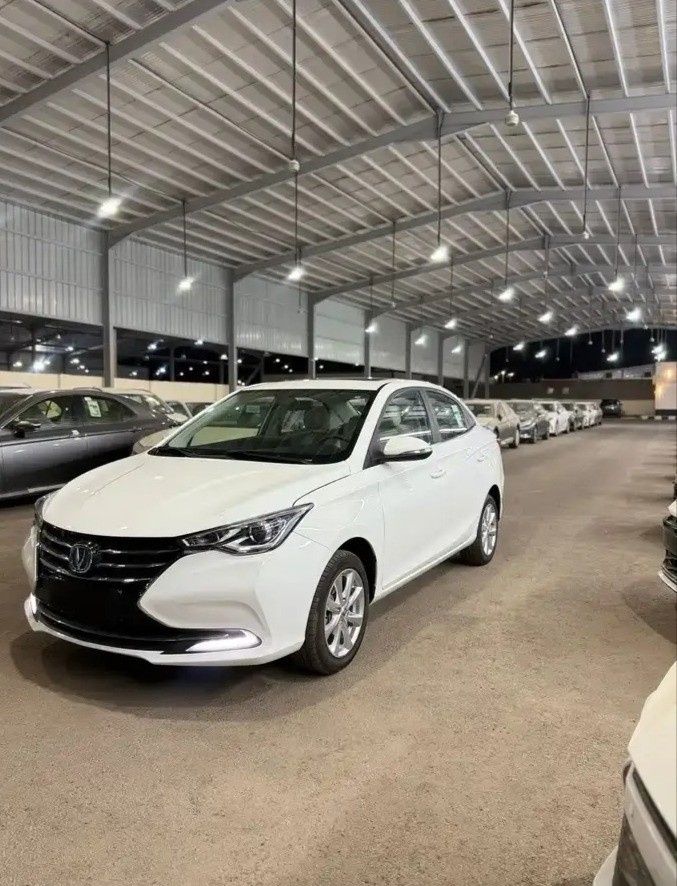 جديدة Changan Alsvin, 1.5 l, 2026 في في المملكة العربية السعودية, المدينة المنورة من Faisal Al Tamayoz Cars معرض فيضل التميز للسيارات، اللون أبيض. مواصفات الخليج | AUTO.AE | إعلان #269357