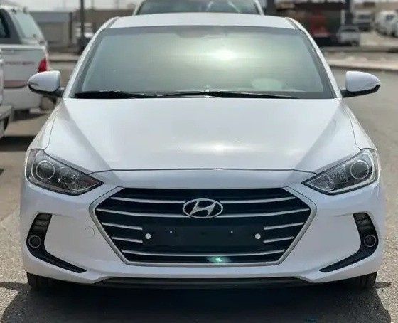 Подержанный Hyundai Avante VI Рестайлинг, 1.6 л, 2018 в Саудовская Аравия, Медина от Al Aqeeq Cars معرض العقيق للسيارات Белый цвет. GCC | AUTO.AE | Объявление #271049