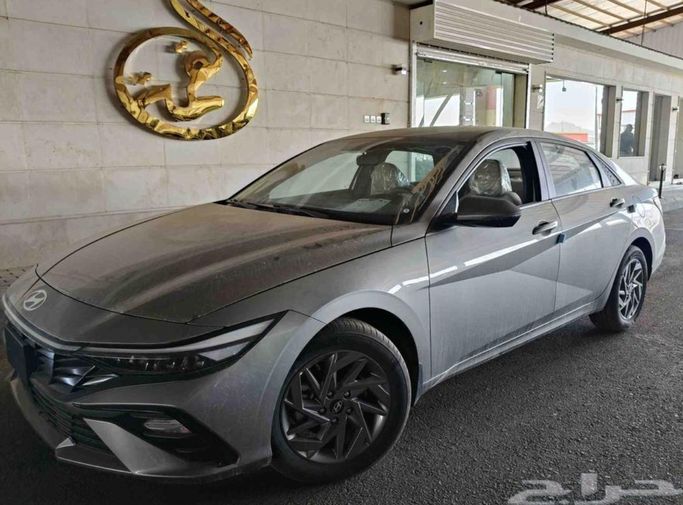 Новый Hyundai Elantra VII (CN7) Рестайлинг, 1.6 л, 2026 в Саудовская Аравия, Медина от Qimmat Al Ma'arid  شركة قمة المعارض للسيارات Серый цвет. GCC | AUTO.AE | Объявление #264421