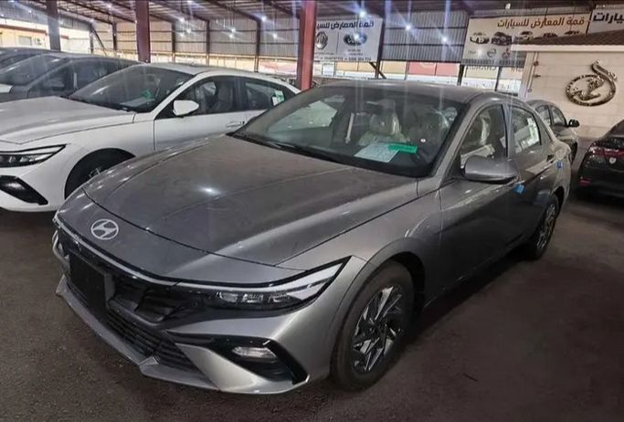Новый Hyundai Elantra VII (CN7) Рестайлинг, 2.0 л, 2026 в Саудовская Аравия, Медина от Qimmat Al Ma'arid  شركة قمة المعارض للسيارات Серебристый цвет. Other | AUTO.AE | Объявление #268760