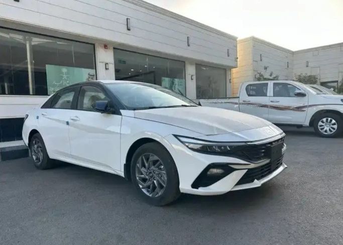 Новый Hyundai Elantra VII (CN7) Рестайлинг, 1.6 л, 2026 в Саудовская Аравия, Медина от Faisal Al Tamayoz Cars معرض فيضل التميز للسيارات Белый цвет. GCC | AUTO.AE | Объявление #269504