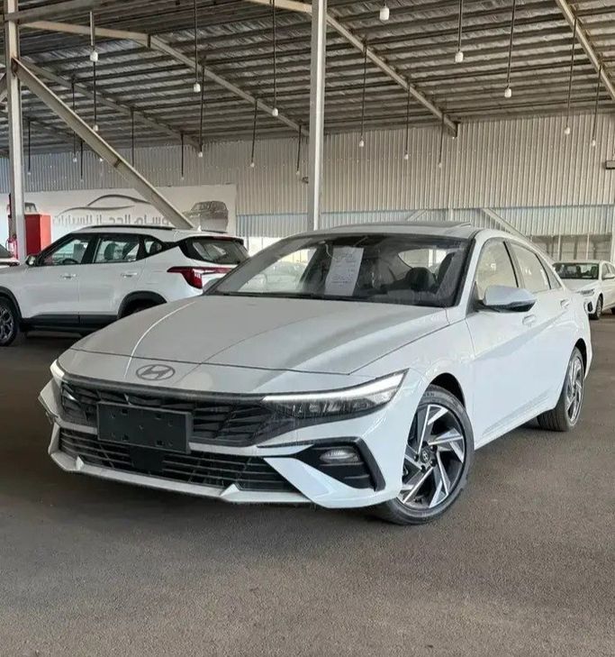 جديدة Hyundai Elantra عملية فيس ليفت VII (CN7), 1.5 l, 2025 في في المملكة العربية السعودية, المدينة المنورة من Wisam Al Hejaz Cars شركة وسام الحجاز للسيارات، اللون أبيض. مواصفات الخليج | AUTO.AE | إعلان #269581