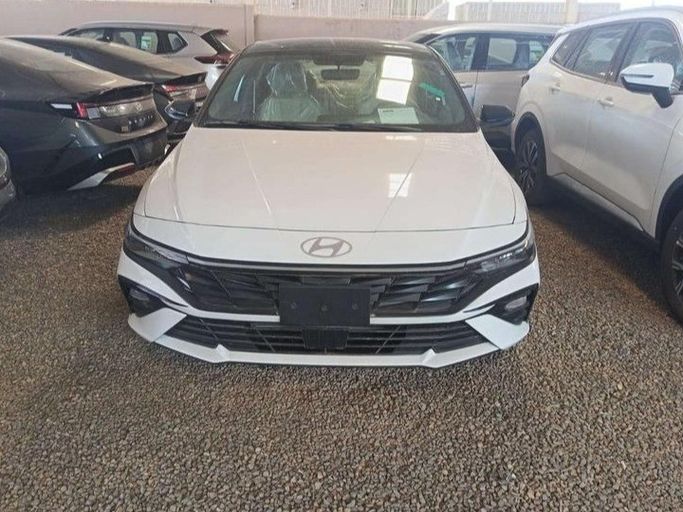 جديدة Hyundai Elantra عملية فيس ليفت VII (CN7), 1.6 l, 2026 في في المملكة العربية السعودية, المدينة المنورة من Al Afkham Cars معرض الأفخم للسيارات، اللون أبيض. أخرى | AUTO.AE | إعلان #269865