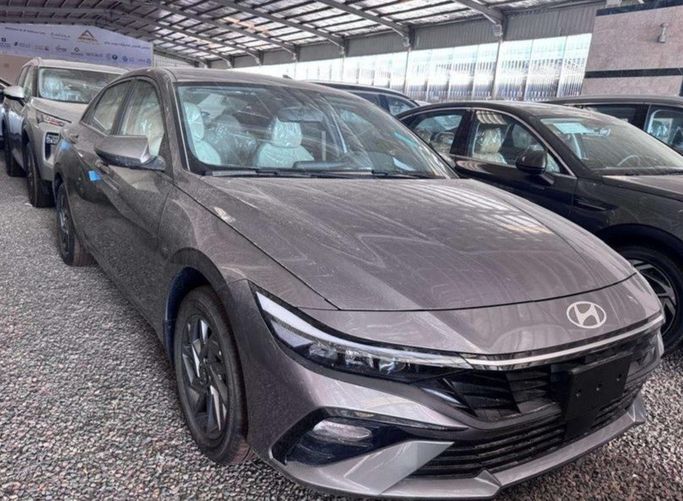 جديدة Hyundai Elantra عملية فيس ليفت VII (CN7), 1.6 l, 2026 في في المملكة العربية السعودية, المدينة المنورة من Al Afkham Cars معرض الأفخم للسيارات، اللون رمادي. أخرى | AUTO.AE | إعلان #269950