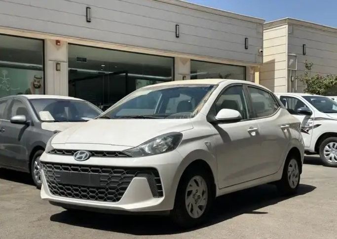 جديدة Hyundai Grand i10 II (AI3 / Nios), 1.2 l, 2026 في في المملكة العربية السعودية, المدينة المنورة من Faisal Al Tamayoz Cars معرض فيضل التميز للسيارات، اللون أبيض. مواصفات الخليج | AUTO.AE | إعلان #269369