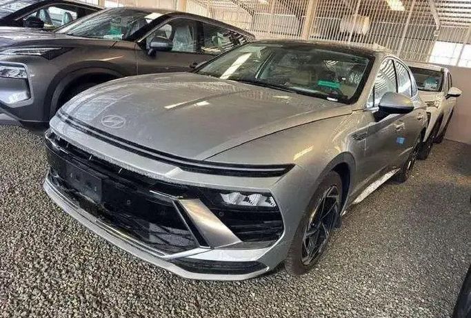 New Hyundai Sonata VIII (DN8) Facelift, 2.5 l, 2026 in Saudi Arabia, Medina by Al Afkham Cars معرض الأفخم للسيارات, Silver color. Other | AUTO.AE | Listing #271341