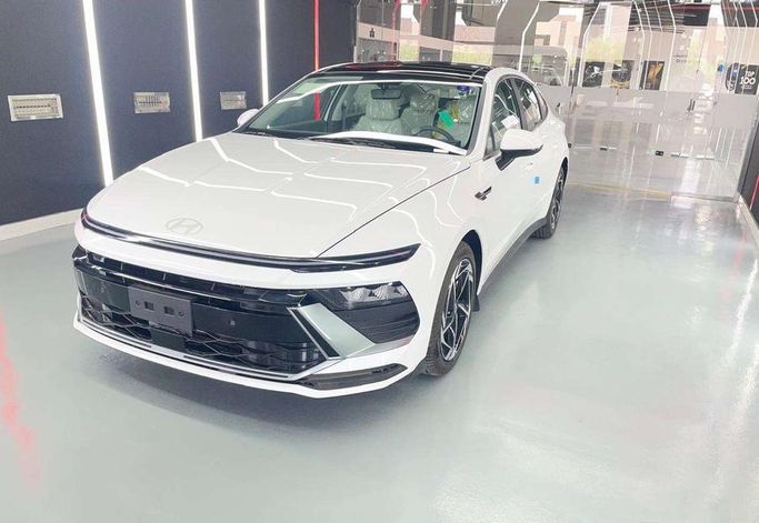 جديدة Hyundai Sonata عملية فيس ليفت VIII (DN8), 2.5 l, 2026 في في المملكة العربية السعودية, المدينة المنورة من Al Afkham Cars معرض الأفخم للسيارات، اللون أبيض. أخرى | AUTO.AE | إعلان #272827