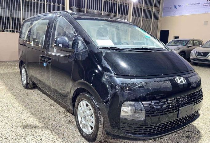 جديدة Hyundai Staria I عملية شد الوجه, 1.6 l, 2026 في في المملكة العربية السعودية, المدينة المنورة من Al Afkham Cars معرض الأفخم للسيارات، اللون أسود. أخرى | AUTO.AE | إعلان #273946