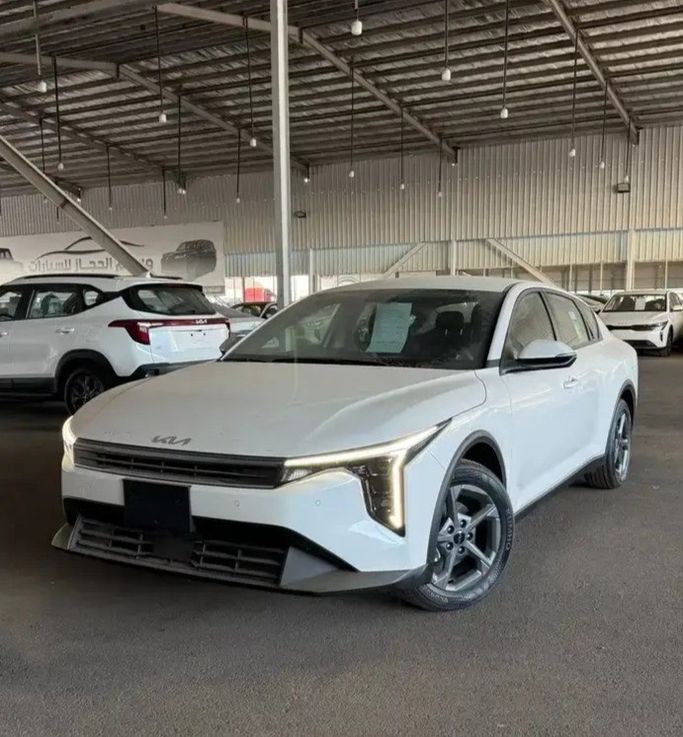جديدة Kia K4, 1.6 l, 2026 في في المملكة العربية السعودية, المدينة المنورة من Wisam Al Hejaz Cars شركة وسام الحجاز للسيارات، اللون أبيض. مواصفات الخليج | AUTO.AE | إعلان #269597