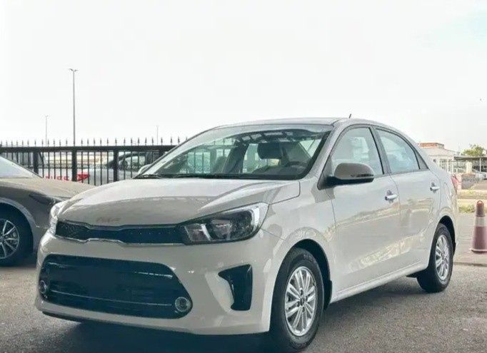 جديدة Kia Pegas, 1.4 l, 2026 في في المملكة العربية السعودية, المدينة المنورة من Faisal Al Tamayoz Cars معرض فيضل التميز للسيارات، اللون أبيض. مواصفات الخليج | AUTO.AE | إعلان #269361