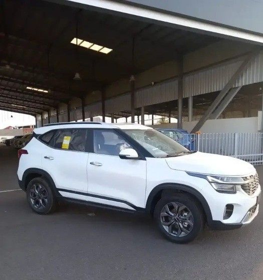 جديدة Kia Seltos أنا فيس ليفت, 1.4 l, 2025 في في المملكة العربية السعودية, المدينة المنورة من Adwaa Al Modon اضواء المدن للسيارات، اللون أبيض. مواصفات الخليج | AUTO.AE | إعلان #269481