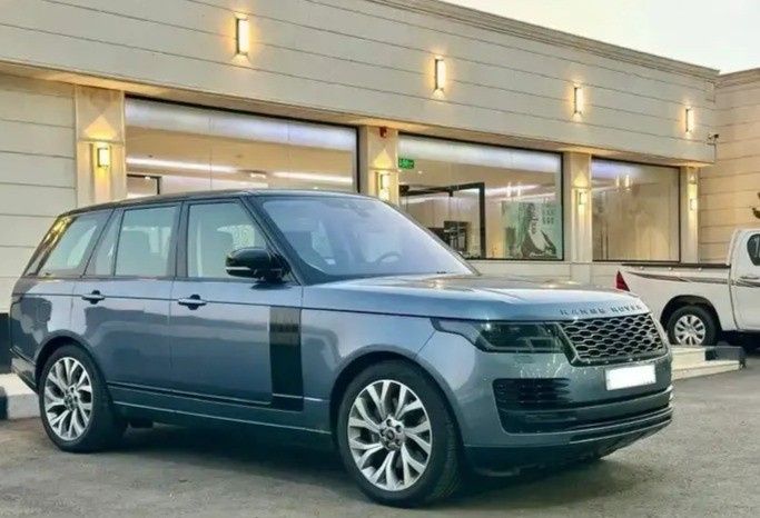 مستعملة Land Rover Range Rover Long فيس ليفت IV, 3.0 l, 2018 في في المملكة العربية السعودية, المدينة المنورة من Faisal Al Tamayoz Cars معرض فيضل التميز للسيارات، اللون رمادي. مواصفات الخليج | AUTO.AE | إعلان #269461