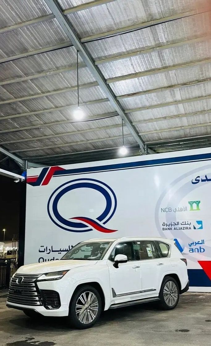 جديدة Lexus LX 600 رابعاً, 3.4 l, 2026 في في المملكة العربية السعودية, المدينة المنورة من Qudaa Cars معرض قضاعة للسيارات، اللون أبيض. مواصفات الخليج | AUTO.AE | إعلان #269589