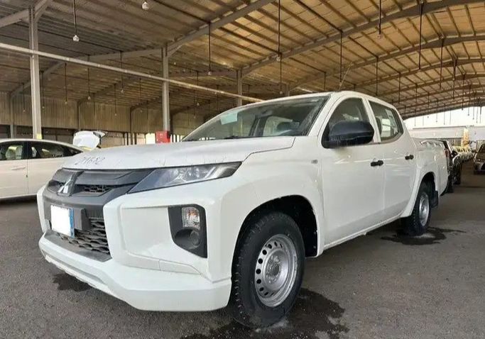 Новый Mitsubishi L200 V Рестайлинг, 2.4 л, 2023 в Саудовская Аравия, Медина от Faisal Al Tamayoz Cars معرض فيضل التميز للسيارات Белый цвет. GCC | AUTO.AE | Объявление #269426