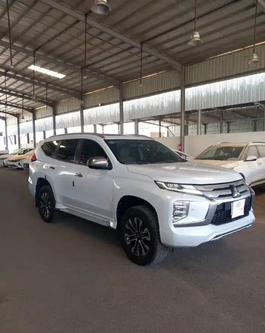 Подержанный Mitsubishi Montero Sport III Рестайлинг, 3.0 л, 2021 в Саудовская Аравия, Медина от Adwaa Al Modon اضواء المدن للسيارات Белый цвет. GCC | AUTO.AE | Объявление #269448