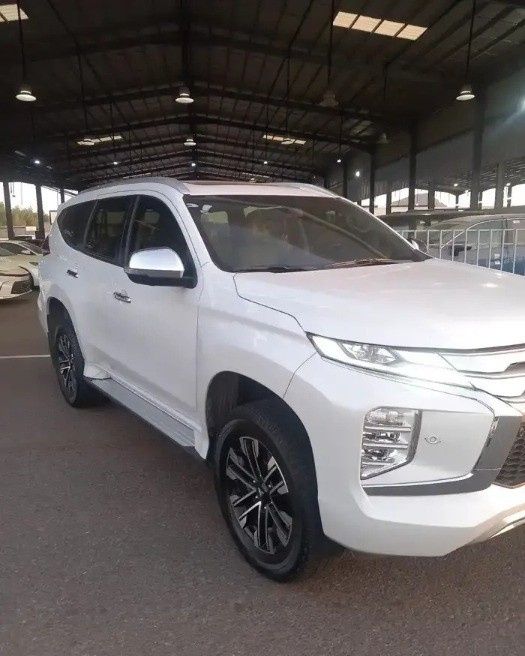 مستعملة Mitsubishi Montero Sport ثالثاً فيس ليفت, 2.4 l, 2022 في في المملكة العربية السعودية, المدينة المنورة من Adwaa Al Modon اضواء المدن للسيارات، اللون أبيض. مواصفات الخليج | AUTO.AE | إعلان #269462