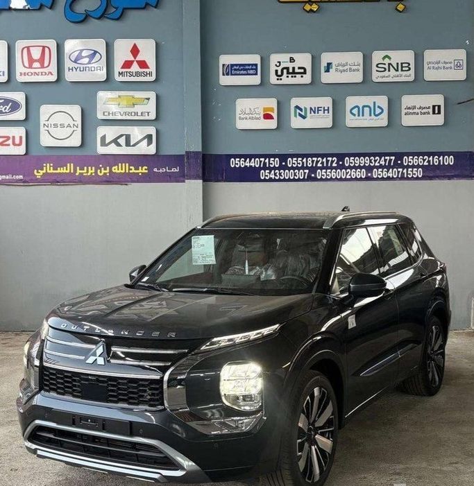 جديدة Mitsubishi Outlander رابعاً, 2.5 l, 2026 في في المملكة العربية السعودية, المدينة المنورة من معرض قمه الابداع للسيارات، اللون رمادي. أخرى | AUTO.AE | إعلان #268255