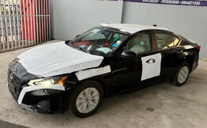 جديدة Nissan Altima فيس ليفت السادس (L34), 2.5 l, 2026 في في المملكة العربية السعودية, المدينة المنورة من معرض قمه الابداع للسيارات، اللون أسود. أخرى | AUTO.AE | إعلان #268444