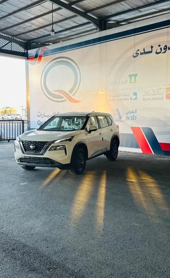 جديدة Nissan X-Trail رابعاً, 2.5 l, 2026 في في المملكة العربية السعودية, المدينة المنورة من Qudaa Cars معرض قضاعة للسيارات، اللون أبيض. مواصفات الخليج | AUTO.AE | إعلان #269551
