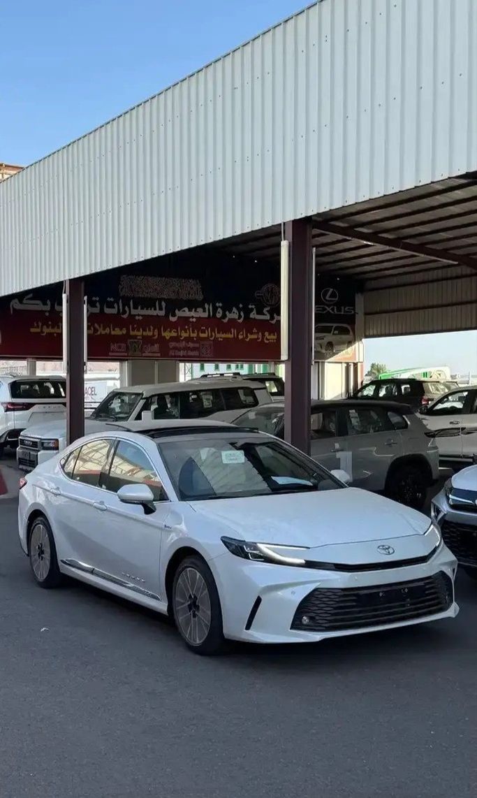 جديدة Toyota Camry التاسع (XV80), 2.5 l, 2026 في في المملكة العربية السعودية, المدينة المنورة من Zahrat Al Eis شركة زهرة العيص للسيارات، اللون أبيض. مواصفات الخليج | AUTO.AE | إعلان #268183