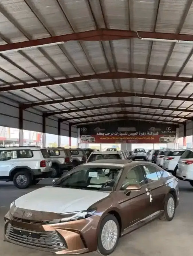 جديدة Toyota Camry التاسع (XV80), 2.5 l, 2025 في في المملكة العربية السعودية, المدينة المنورة من Zahrat Al Eis شركة زهرة العيص للسيارات، اللون بني. مواصفات الخليج | AUTO.AE | إعلان #268184