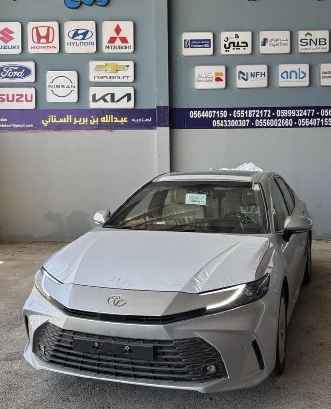 جديدة Toyota Camry التاسع (XV80), 2.5 l, 2026 في في المملكة العربية السعودية, المدينة المنورة من معرض قمه الابداع للسيارات، اللون فضي. أخرى | AUTO.AE | إعلان #268261