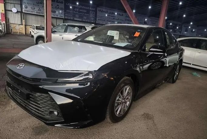 جديدة Toyota Camry التاسع (XV80), 2.5 l, 2025 في في المملكة العربية السعودية, المدينة المنورة من Qimmat Al Ma'arid  شركة قمة المعارض للسيارات، اللون أسود. أخرى | AUTO.AE | إعلان #268674